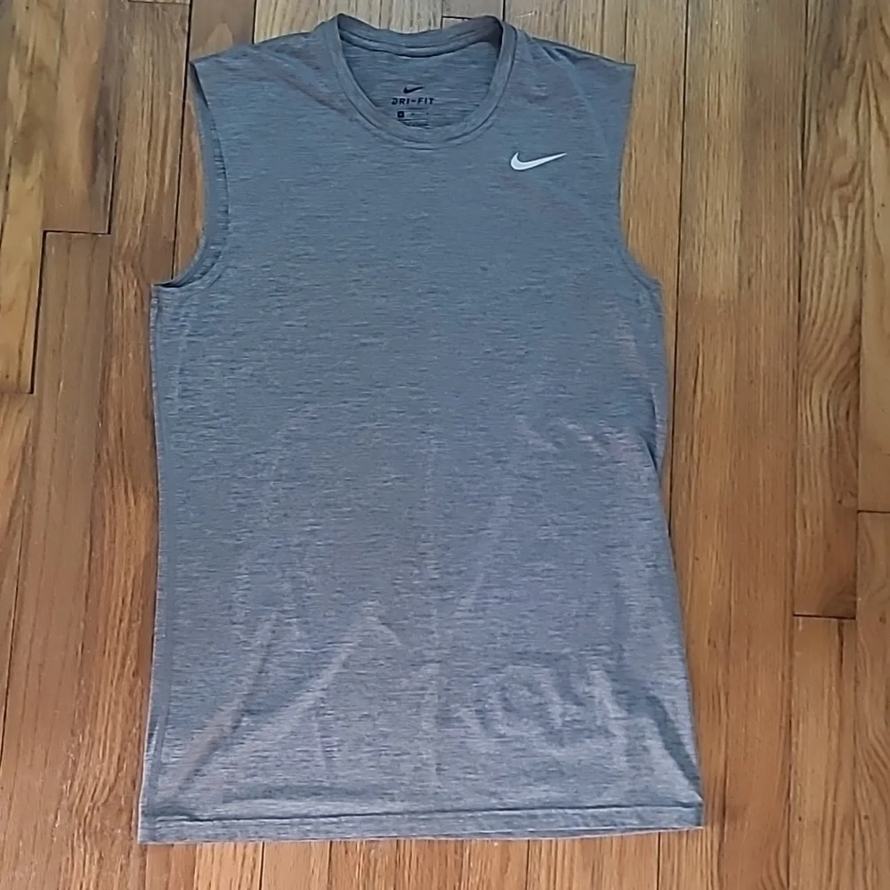 Nike Dri-fit (Gray, Medium) - Picture 1 of 3